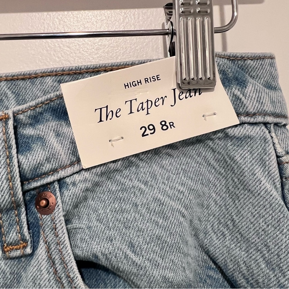 NWT Abercrombie & Fitch Women's The Taper Jean High Rise Light Wash Size 29/8 R - Picture 5 of 13